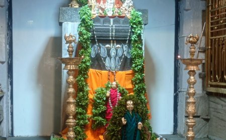 "ರಾಯರ ಮಠದಲ್ಲಿ ಭಾರತ ದೇಶ ಮತ್ತು "ಧರ್ಮ" ರಕ್ಷಣೆಗಾಗಿ ಸಹಸ್ರಾರು ಭಕ್ತರಿಂದ ದೀಪಾರಾಧನೆ”