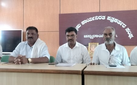 ತಾಲೂಕು ದಂಡಾಧಿಕಾರಿಗಳ ವಿರುದ್ಧ ಆರೋಪವು ಆಧಾರ ರಹಿತವಾಗಿದೆ ಎಂದು ಮಾಜಿ ಗ್ರಾಮ ಪಂಚಾಯತಿ ಅಧ್ಯಕ್ಷ ಎಸ್ ಎಂ ಲಕ್ಷ್ಮಣ್ ತಿಳಿಸಿದರು.