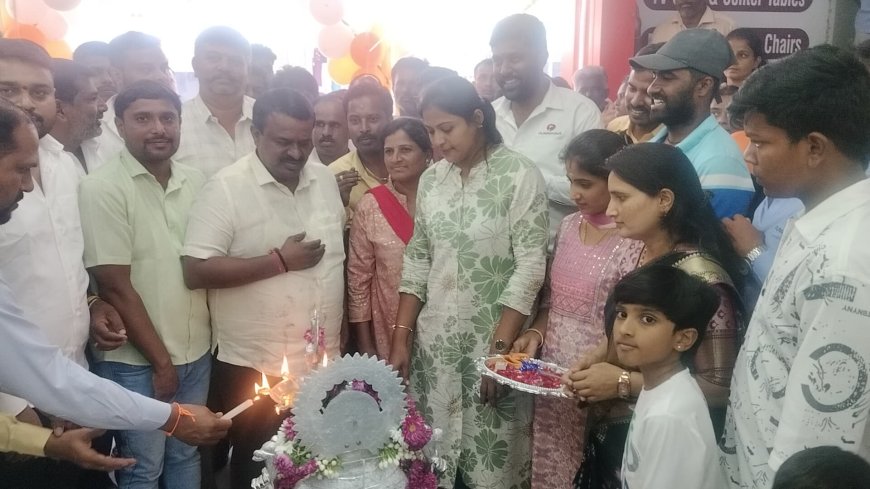 ಪುನರ್ವಿಕ ಶೋರೂಮ್ ಉದ್ಘಾಟಿಸಿದ ಶಾಸಕ ಸಿ ಎನ್ ಬಾಲಕೃಷ್ಣ