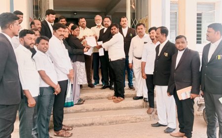 ಸಂವಿಧಾನದ ಆಶಯಗಳಿಗೆ ತಕ್ಕಂತೆ ವಿವಿಧ ಬೇಡಿಕೆಗಳು ಈಡೇರಿಸುವಂತೆ ಬಾಗೇಪಲ್ಲಿ ವಕೀಲರು ಒತ್ತಾಯ