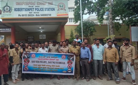 ಆಟೋ ಚಾಲಕರಿಗೆ  ಅರಿವು ಮೂಡಿಸಿದ ಸಿಪಿಐ. ನವೀನ್ ರೆಡ್ಡಿ