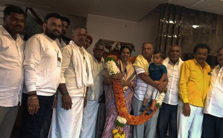 ಕೋಮುಲ್ ನಿರ್ದೇಶಕರಾಗಿ ಆಯ್ಕೆಯಾಗಿರುವ ಮಹಾಲಕ್ಷ್ಮಿ ಪ್ರಸಾದ್ ಬಾಬು ರವರಿಗೆ ಕೆಜಿಎಫ್ ತಾಲ್ಲೂಕಿನ ಕುರುಬ ಸಮುದಾಯದವರಿಂದ ಅಭಿನಂದನೆ