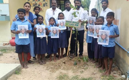 ವನಸಿರಿ ಪೌಂಡೇಷನ್ ನಿಂದ ಸಸಿ ನೆಟ್ಟು ಪದ್ಮ ಶ್ರೀ ಪುರಸ್ಕೃತೆ ಸಾಲುಮರದ ತಿಮ್ಮಕ್ಕ ಅಮ್ಮನವರ ಹುಟ್ಟುಹಬ್ಬ ಆಚರಣೆ