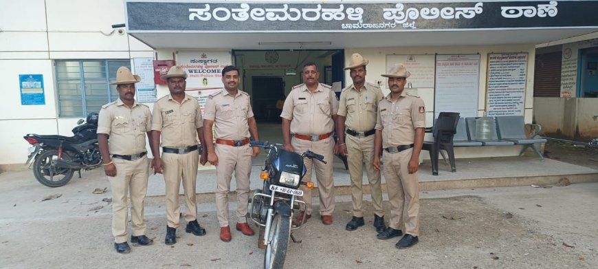 ಇಲ್ಲಿನ ಪೊಲೀಸ್ ಠಾಣೆಯಲ್ಲಿ ಹೀರೋ ಹೋಂಡಾ ಬೈಕ್ ಸಮೇತ ಇಬ್ಬರು ಬೈಕ್ ಕಳ್ಳರ ಬಂಧನ ಮಾಡಲಾಗಿದೆ