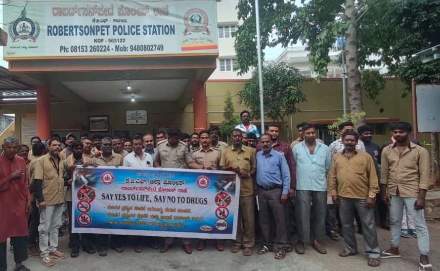 ಆಟೋ ಚಾಲಕರಿಗೆ  ಅರಿವು ಮೂಡಿಸಿದ ಸಿಪಿಐ. ನವೀನ್ ರೆಡ್ಡಿ