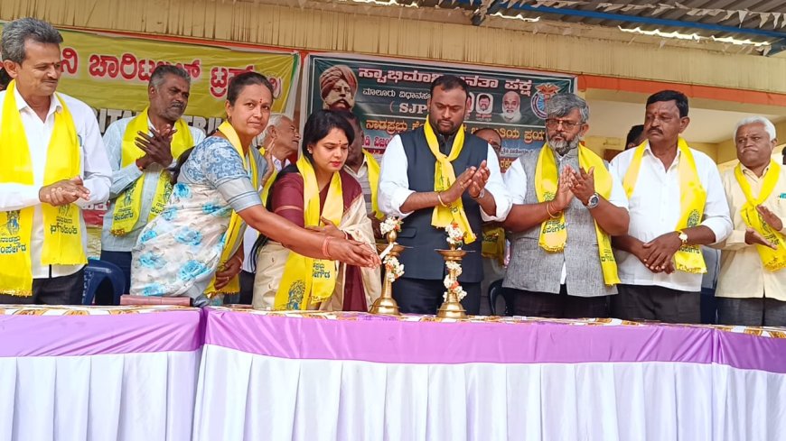 ನಿಜವಾಗಿ ಹಾಲು ಕರೆದು ಡೈರಿಗೆ ಹಾಕುವಂತವ ರೈತರಿಗೆ  ಕೋಮುಲ್ ಅಧ್ಯಕ್ಷರಾಗಲು ಅವಕಾಶ ಕೊಡಿ