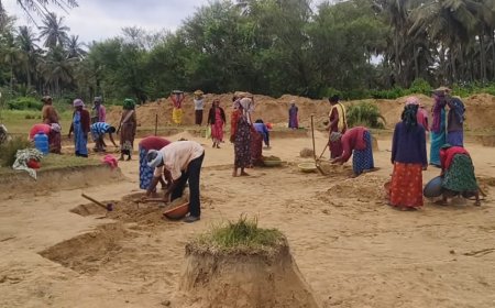 ಉದ್ಯೋಗಖಾತರಿ ಕೂಲಿ ಕಾರ್ಮಿಕರಿಗೆ ಹಣ ಪಾವತಿ ಮಾಡಲು ಅಧ್ಯಕ್ಷೆ ಪತಿ ಮಂಜೇಗೌಡ ಇಂದ ವಿವಿಧ ಬೇಡಿಕೆ