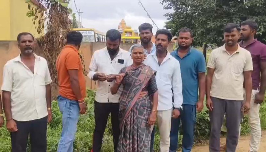 ಸೊಳ್ಳೆಗಳ ಉತ್ಪಾದನ ತಾಣವಾದ ಚಿಕ್ಕ ಮಂದಗರೆ ಗ್ರಾಮ ಗ್ರಾಮಸ್ಥರಿಂದ ಪಿ.ಡಿ.ಓ ವಿರುದ್ದ ಹಿಡಿ ಶಾಪ