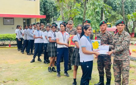 ಬಾಣಸವಾಡಿ ಸೇನಾ ಗ್ಯಾರಿಸನ್‌ನಲ್ಲಿ ಸೈನಿಕರೊಂದಿಗೆ ರಕ್ಷಾ ಬಂಧನ ಆಚರಿಸಿದ ವಿದ್ಯಾರ್ಥಿಗಳು 