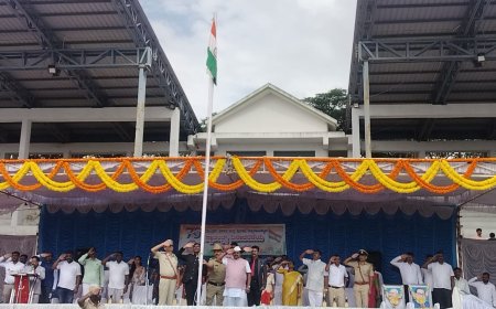 ರಾಷ್ಟ್ರೀಯ ಹಬ್ಬಗಳ ಆಚರಣೆ ಸಮಿತಿ ವತಿಯಿಂದ  ತಾಲೂಕು ಕ್ರೀಡಾಂಗಣದಲ್ಲಿ  79ನೇ ಸ್ವಾತಂತ್ರ್ಯ ದಿನಾಚರಣೆಯನ್ನು ಅರ್ಥಪೂರ್ಣವಾಗಿ ಆಚರಿಸಲಾಯಿತು