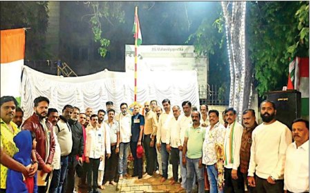 ಶ್ರೀ ಶಿವರಾತ್ರೀಶ್ವರ ಆಟೋ ಮಾಲಿಕರ ಸಂಘದ ವತಿಯಿಂದ 79ನೇ ಸ್ವಾತಂತ್ರ್ಯ ದಿನಾಚರಣೆ ಅಂಗವಾಗಿ ಧ್ವಜಾರೋಹಣ ನೆರವೇರಿಸಲಾಯಿತು