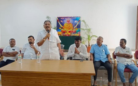 ಅರಸೀಕೆರೆ ತಾಲೂಕು ಕಚೇರಿ ಸಭಾಂಗಣದಲ್ಲಿ ನಡೆದ ಬ್ರಹ್ಮಶ್ರೀ ನಾರಾಯಣ ಗುರುಗಳ 171ನೇ ಜಯಂತಿ ಕಾರ್ಯಕ್ರಮ