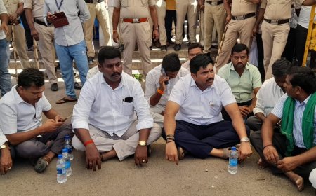 ಉಪವಾಸ ಸತ್ಯಾಗ್ರಹ ನಡೆಸುತ್ತಿದ್ದವರನ್ನು ಬಂಧಿಸಿದ ಪೋಲಿಸ್