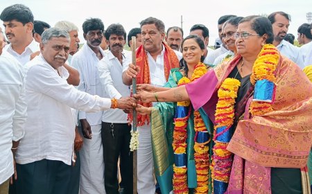 ಸುಮಾರು 1.5 ಕೋಟಿ ರೂ ಕಾಮಗಾರಿಗಳಿಗೆ ಗುದ್ದಲಿ ಪೂಜೆ ನೆರವೇರಿಸಿದ ಶಾಸಕ ಎಸ್ಎನ್ ಸುಬ್ಬಾರೆಡ್ಡಿ