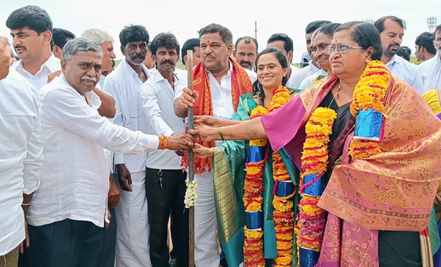 ಸುಮಾರು 1.5 ಕೋಟಿ ರೂ ಕಾಮಗಾರಿಗಳಿಗೆ ಗುದ್ದಲಿ ಪೂಜೆ ನೆರವೇರಿಸಿದ ಶಾಸಕ ಎಸ್ಎನ್ ಸುಬ್ಬಾರೆಡ್ಡಿ