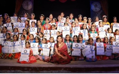 ಟಿಎಸ್‌ಎಎಲ್ ವರ್ಲ್ಡ್ ಕಲ್ಚರ್ ಅಂಡ್ ಆರ್ಟ್ಸ್ ಸೆಂಟರ್, ಬೆಂಗಳೂರು ಡಾ. ರಶ್ಮಿ ವಿಜಯ್ ಮತ್ತು ಅವರ ನೃತ್ಯ ತಂಡ ಭರತನಾಟ್ಯ ಪ್ರದರ್ಶನದಲ್ಲಿ ವಿಶ್ವ ದಾಖಲೆ ಸಾಧನೆ