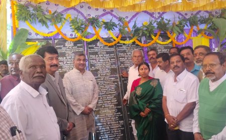 ಬಂಗಾರು ತಿರುಪತಿಯಲ್ಲಿ 8 ಕೋಟಿ ಅಭಿವೃದ್ಧಿ ಕಾಮಗಾರಿಗಳಿಗೆ ಶಾಸಕಿ ರೂಪಕಲಾ ಗುದ್ದಲಿ ಪೂಜೆ. ದೇಶದ ಅಭಿವೃದ್ಧಿ ರೈತರಿಂದ ಮಾತ್ರ ಸಾಧ್ಯ: ಶಾಸಕಿ ರೂಪಕಲಾ