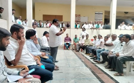 ಪಟ್ಟಣದ ಮಿನಿ ವಿಧಾನಸೌಧದ ಮುಂಭಾಗದಲ್ಲಿ ಸ್ಥಾಪಿಸಿರುವ ಡಾ. ಬಿ.ಆರ್.ಅಂಬೇಡ್ಕರ್ ಅವರ ಕಂಚಿನ ಪ್ರತಿಮೆಯನ್ನು ಜ.26 ರಂದು ಅನಾವರಣ ಮಾಡಲಾಗುವುದು ಎಂದು ಶಾಸಕ ಸಿ.ಎನ್.ಬಾಲಕೃಷ್ಣ ಹೇಳಿದರು