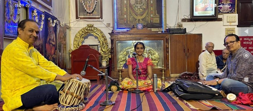 ಪ್ರೇಕ್ಷಕರ ಮನಸೆಳೆದ ಆವನಿ ಗಾಯನ 