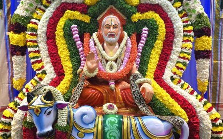 ರಾಯರ 341ನೇ ವರ್ಧಂತಿ ಉತ್ಸವ: ಭಕ್ತಿ ಸಾಗರದಲ್ಲಿ ತೇಲಿದ ಗಾಂಧಿ ವೃತ್ತ