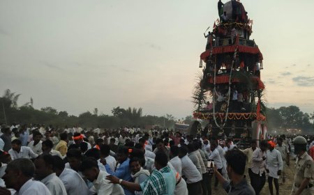 ಮುಸ್ಸಂಜೆ ವೇಳೆಯಲ್ಲಿ ಅದ್ದೂರಿಯಾಗಿ ಸಾಗಿದ ಶ್ರೀ ಮಡಿವಾಳೇಶ್ವರರ ಭವ್ಯ ರಥೋತ್ಸವ