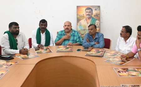 ಪತ್ರಿಕಾಗೋಷ್ಠಿಯಲ್ಲಿ ಇನ್ನಿತರ ಪತ್ರಕರ್ತರುಗಳ ಜೊತೆ ಈ ಚಿತ್ರದ ಬಗ್ಗೆ ಸಮರ್ಪಕವಾಗಿ ಸುದ್ದಿಯನ್ನು ಹಂಚಿಕೊಂಡರು