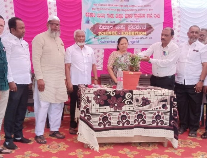 ಮಕ್ಕಳಲ್ಲಿ ಕ್ರಿಯಾತ್ಮಕ ಮನೋಭಾವ ಬೆಳೆಸಿ-ಬಿಇಓ ಮುಜಾವರ