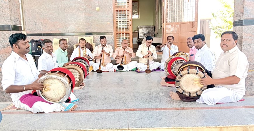 ಶಾಸಕ ಎಸ್.ಎನ್.ಸುಬ್ಬಾರೆಡ್ಡಿ ಬೆನ್ನಿಗೆ ನಿಂತ ಸವಿತಾ ಸಮಾಜದ ಸಮುದಾಯ