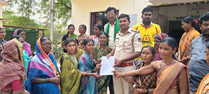 ಮಾಡಶಿರವಾರ ಗ್ರಾಮದಲ್ಲಿ ಅಕ್ರಮ ಮಧ್ಯ ಮಾರಾಟ ವಿರೋಧಿಸಿ ಮಹಿಳೆಯರಿಂದ ತಹಶೀಲ್ದಾರರಿಗೆ ಆಗ್ರಹ