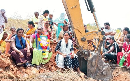 ನ್ಯಾಯಕ್ಕಾಗಿ ಬಾಬಾ ಸಾಹೇಬ್ ಅಂಬೇಡ್ಕರ್ ಚಿತ್ರಪಠ ಹಿಡಿದು ನ್ಯಾಯುತ ಹೋರಾಟ