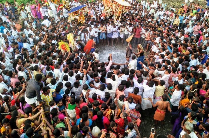 ವಿಜೃಂಭಣೆಯಿಂದ ಜರುಗಿದ ಊರುಕಾತೇಶ್ವರಿ, ತೆಳ್ಳನೂರು ದೇವಿ, ಶಂಭುಲಿಂಗೇಶ್ವರ ಕೊಂಡೋತ್ಸವ