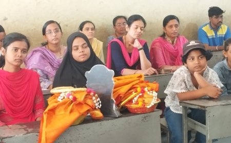 ದ್ವಿತೀಯ ಪಿಯುಸಿಯಲ್ಲಿ ಉತ್ತಿರ್ಣರಾದ ವಿದ್ಯಾರ್ಥಿಗಳಿಗೆ  ಶ್ರೀ ಗೌರಿಮಠ ಹಾಗೂ ಕಚುಸಾಪದಿಂದ ಸನ್ಮಾನ