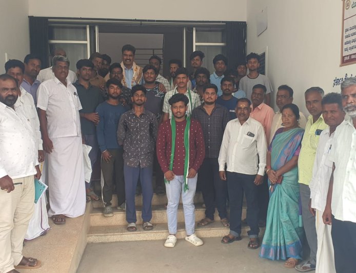 ವಿವಿಧ ಪಕ್ಷ ತೊರೆದು 40 ಕ್ಕೂ ಕಾರ್ಯಕರ್ತರು ಜೆಡಿಎಸ್ ಪಕ್ಷಕ್ಕೆ ಸೇರ್ಪಡೆ