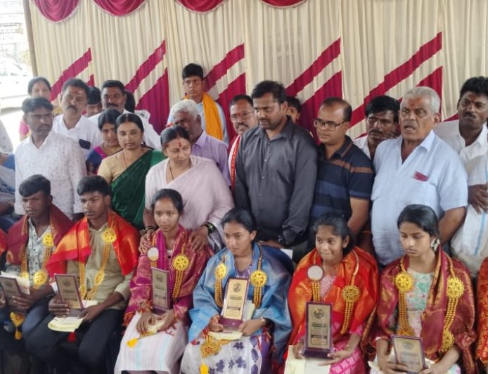 ವೆಂಗಸಂದ್ರ ಗ್ರಾಮದ ಪ್ರತಿಬಾವಂತ ವಿದ್ಯಾರ್ಥಿಗಳಿಗೆ ಶಾಸಕಿ ರೂಪಕಲಾ ಅವರಿಂದ ಸನ್ಮಾನ 