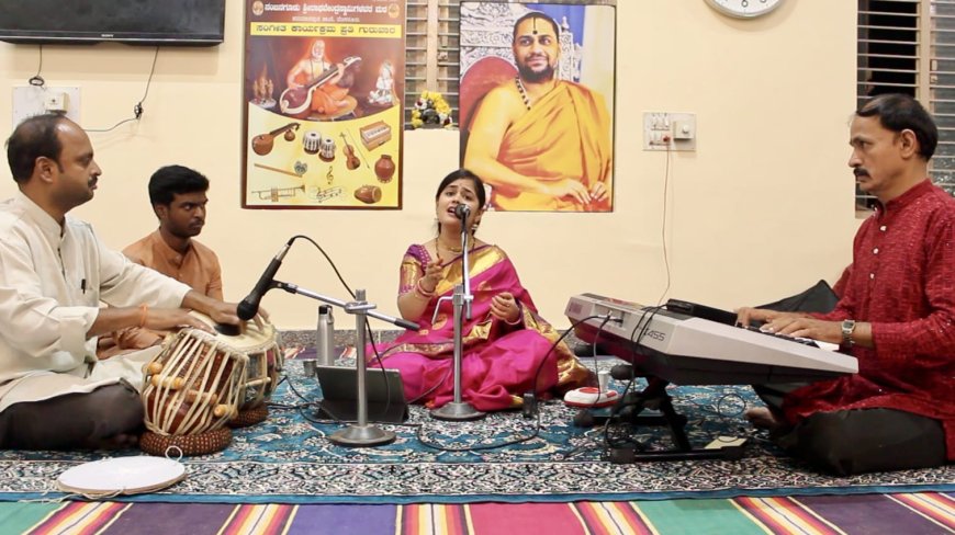 ಪ್ರೇಕ್ಷಕರಿಗೆ ರಸದೌತಣ ನೀಡಿದ ದಾಸನಮನ