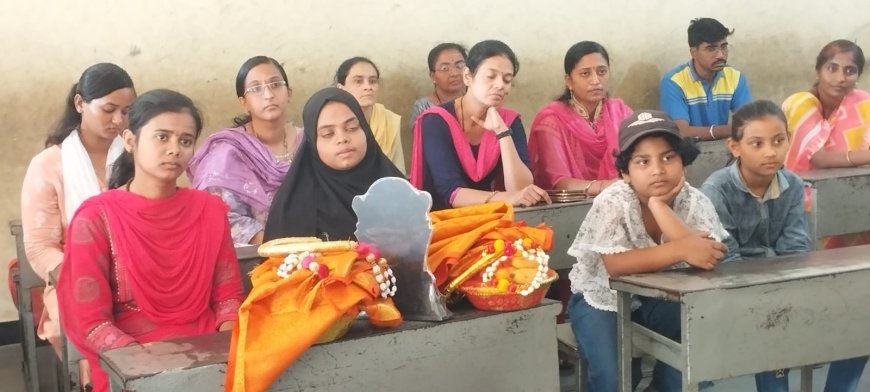 ದ್ವಿತೀಯ ಪಿಯುಸಿಯಲ್ಲಿ ಉತ್ತಿರ್ಣರಾದ ವಿದ್ಯಾರ್ಥಿಗಳಿಗೆ  ಶ್ರೀ ಗೌರಿಮಠ ಹಾಗೂ ಕಚುಸಾಪದಿಂದ ಸನ್ಮಾನ