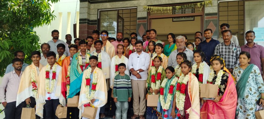 ಗ್ರಾಮೀಣ ಪ್ರತಿಭಾವಂತ ವಿದ್ಯಾರ್ಥಿಗಳಿಗೆ ಸನ್ಮಾನ: ಸಮಾಜ ಸೇವಕ ಮೋಹನ್ ಕೃಷ್ಣ ಅವರಿಂದ ಅಭಿನಂದನೆ
