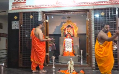 "ಶ್ರೀ ಶ್ರೀನಿವಾಸ ಕಲ್ಯಾಣ ಮಹೋತ್ಸವ" ಶನಿವಾರದ ಪ್ರಯುಕ್ತ ಶ್ರೀ ಶ್ರೀನಿವಾಸ ದೇವರ ಸನ್ನಿಧಿಯ ಪವಮಾನಪುರ ರಾಯರ  ಮಠದಲ್ಲಿ ವಿಶೇಷ "ಶ್ರೀ ಶ್ರೀನಿವಾಸ ಕಲ್ಯಾಣ ಮಹೋತ್ಸವ"