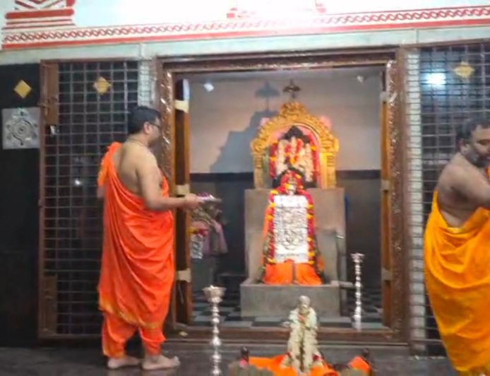 "ಶ್ರೀ ಶ್ರೀನಿವಾಸ ಕಲ್ಯಾಣ ಮಹೋತ್ಸವ" ಶನಿವಾರದ ಪ್ರಯುಕ್ತ ಶ್ರೀ ಶ್ರೀನಿವಾಸ ದೇವರ ಸನ್ನಿಧಿಯ ಪವಮಾನಪುರ ರಾಯರ  ಮಠದಲ್ಲಿ ವಿಶೇಷ "ಶ್ರೀ ಶ್ರೀನಿವಾಸ ಕಲ್ಯಾಣ ಮಹೋತ್ಸವ"