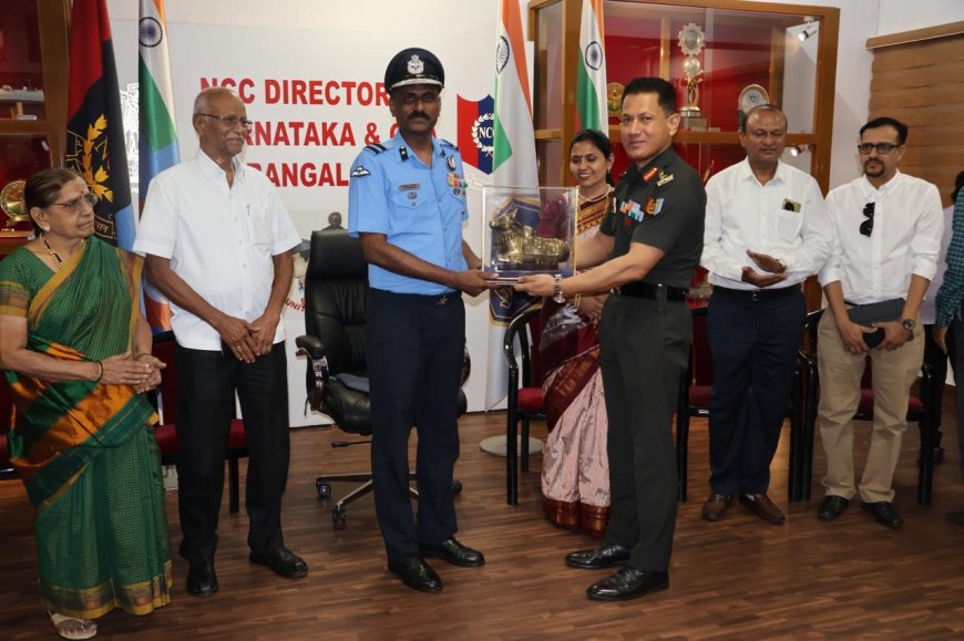 ಬೀಳ್ಕೊಡುಗೆ ಸಮಾರಂಭದಲ್ಲಿ ಏರ್ ಕಮೋಡೋರ್ ಎಸ್.ಬಿ.ಅರುಣ್‌ಕುಮಾರ್‌ಗೆ ಗೌರವಪೂರ್ವಕ ಬೀಳ್ಕೊಡುಗೆ