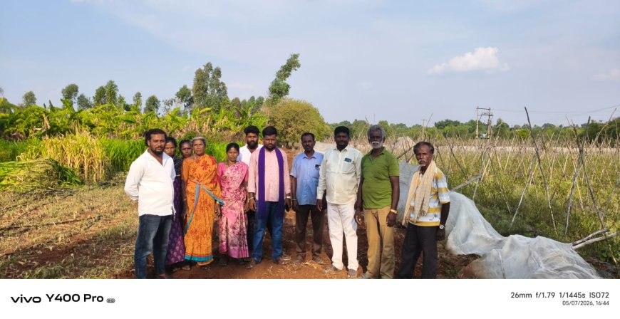 ದಶಕದ ರಸ್ತೆ ಸಮಸ್ಯೆಗೆ ಮುಕ್ತಿ: ಜೈಭೀಮ್ ಶ್ರೀನಿವಾಸ್ ನೇತೃತ್ವದಲ್ಲಿ ರೈತರೇ ನಿರ್ಮಿಸಿಕೊಂಡರು ರಸ್ತೆ 