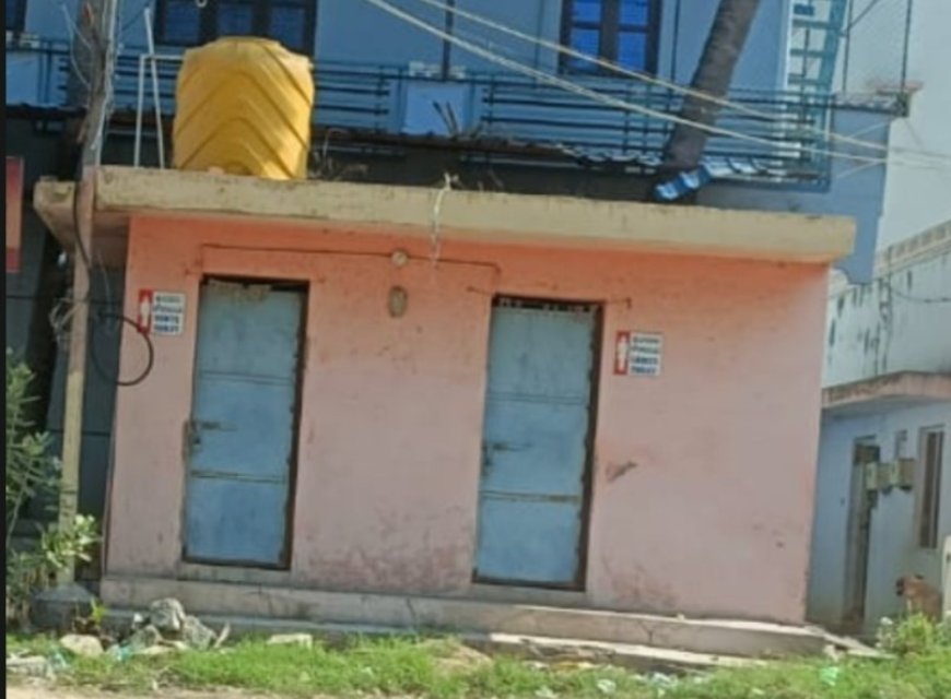 ಹೆಸರಿಗಷ್ಟೇ ಮಾದರಿ ಗ್ರಾಮ: ಕ್ಯಾಸಂಬಳ್ಳಿಯಲ್ಲಿ ಶೌಚಾಲಯವಿದ್ದರೂ ಸಾರ್ವಜನಿಕರಿಗೆ ಸಿಗುತ್ತಿಲ್ಲ ಮುಕ್ತಿ!