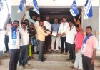 ನಾಗರಬೆಟ್ಟ ಗ್ರಾಮದ ಯುವಕ ರವಿಚಂದ್ರ ದೇವಪ್ಪ ಮಾದರ ಇವರ ಅಮಾನುಷ ಕೊಲೆಯನ್ನು ಖಂಡಿಸಿ ಹಿರಿಯೂರಿನ ಸರ್ಕಾರಿ ಆಸ್ಪತ್ರೆ ಮುಂಭಾಗದಲ್ಲಿರುವ ಬಾಬಾ ಸಾಹೇಬ್ ಡಾ. ಬಿ ಆರ್ ಅಂಬೇಡ್ಕರ್ ಅವರ ಪ್ರತಿಮೆಗೆ ಮಾಲಾರ್ಪಣೆ ಮಾಡಿ  ನಂತರ ಹಿರಿಯೂರು ತಾಲೂಕು ಕಚೇರಿ ತೆರಳಿ ಶಿರಸ್ತೆದಾರ್ ಆದ ಮಾನ್ಯ ತಿಪ್ಪೇಸ್ವಾಮಿ ಸರ್ ರವರ ಮುಖಾಂತರ ಸನ್ಮಾನ್ಯ ಶ್ರೀ ಮುಖ್ಯಮಂತ್ರಿಗಳಿಗೆ ಮನವಿ ಸಲ್ಲಿಸಲಾಯಿತು