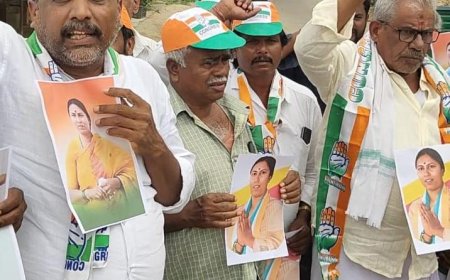ಶಾಸಕಿ ರೂಪಕಲಾ ಅವರಿಗೆ ಸಚಿವೆ ಸ್ಥಾನ ನೀಡಬೇಕು: ವೆಂಗಸಂದ್ರ ಗ್ರಾಪಂ ಕಾಂಗ್ರೆಸ್ ಮುಖಂಡರು ಹಾಗೂ ಕಾರ್ಯಕರ್ತರಿಂದ ಶಾಂತಿಯುತ ಪ್ರತಿಭಟನೆ 