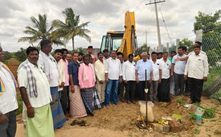 ವೆಂಗಸಂದ್ರ ಗ್ರಾಪಂ ವ್ಯಾಪ್ತಿಯ ಗ್ರಾಮಗಳಿಗೆ ಸಿಸಿ ರಸ್ತೆ ಭಾಗ್ಯ: ಶಾಸಕಿ ರೂಪಕಲಾ ಗೆ ಮುಖಂಡರಿಂದ ಕೃತಜ್ಞತೆ