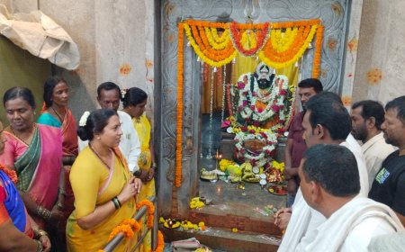 ಸೊಲ್ಲಾಪುರದಮ್ಮ  ದೇವಿ ವಾರ್ಷಿಕೋತ್ಸವ: ದೇವರ ದರ್ಶನ ಪಡೆದ ಶಾಸಕಿ ರೂಪಕಲಾ