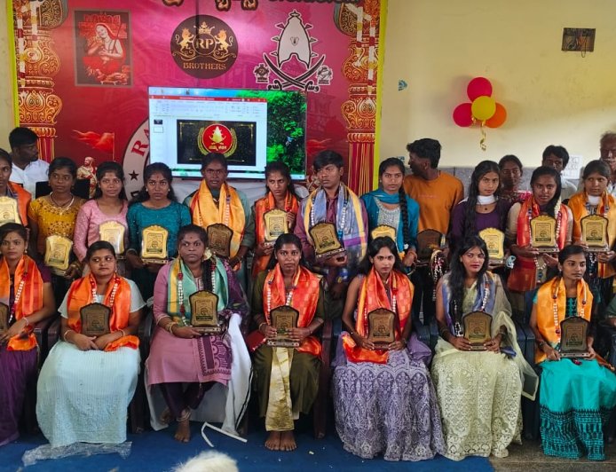 ಬೇತಮಂಗಲದಲ್ಲಿ ವಹ್ನಿಕುಲ  ಕ್ಷತ್ರಿಯರ ಬೃಹತ್ ಮಹಾಸಭೆ ಹಾಗೂ ಪ್ರತಿಭಾವಂತ ವಿದ್ಯಾರ್ಥಿಗಳಿಗೆ ಸನ್ಮಾನ