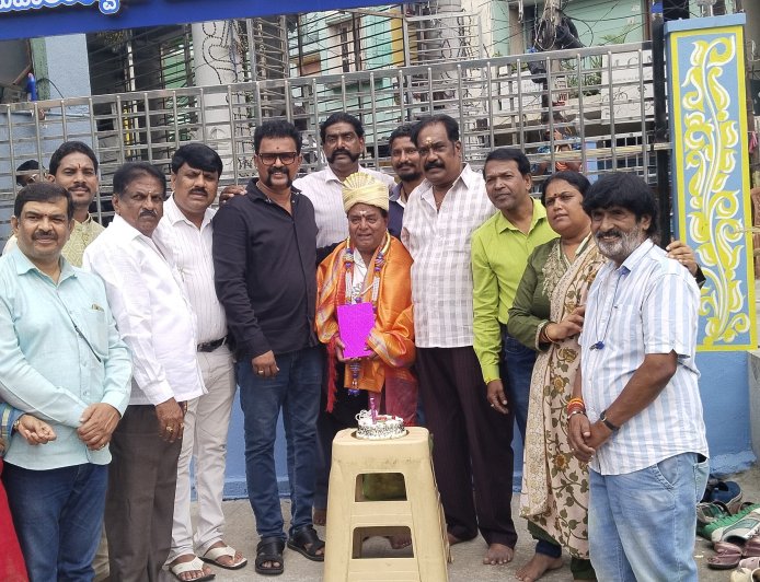 ಕನ್ನಡ ಚಿತ್ರರಂಗದ ಹಿರಿಯ ಹಾಸ್ಯ ಕಲಾವಿದ ಡಿಂಗ್ರಿ ನಾಗರಾಜ್ ಜನ್ಮದಿನ ಸಂಭ್ರಮ