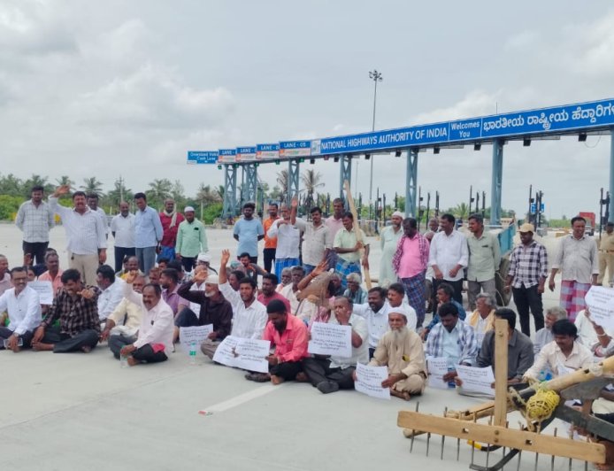 ಬೆಂಗಳೂರು-ಚೆನ್ನೈ ಎಕ್ಸ್‌ಪ್ರೆಸ್‌ವೇ ಕಾಮಗಾರಿ: ಎನ್ಎಚ್ಎಐ ವಿರುದ್ಧ ರೈತರ ಆಕ್ರೋಶ