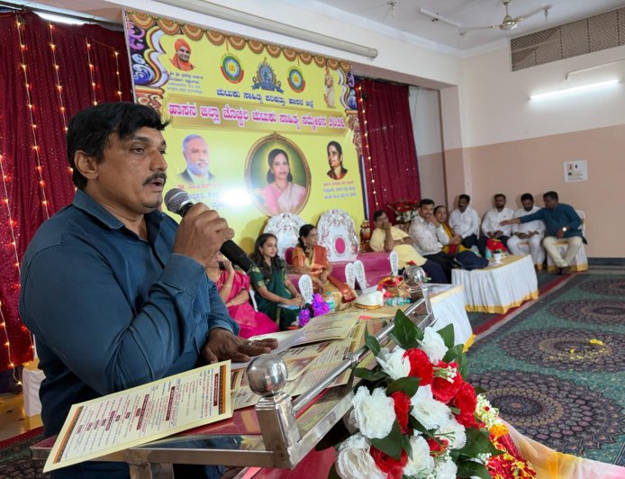 ಹಾಸನ ಜಿಲ್ಲಾ ಪ್ರಥಮ ಚುಟುಕು ಸಾಹಿತ್ಯ ಸಮ್ಮೇಳನದ ‘ಚುಟುಕು ಸಾಹಿತ್ಯ, ಬದುಕಿಗೆ ಲಾಲಿತ್ಯ’ ವಿಚಾರಗೋಷ್ಠಿ